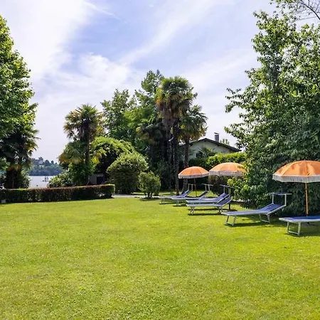 Monate Villa