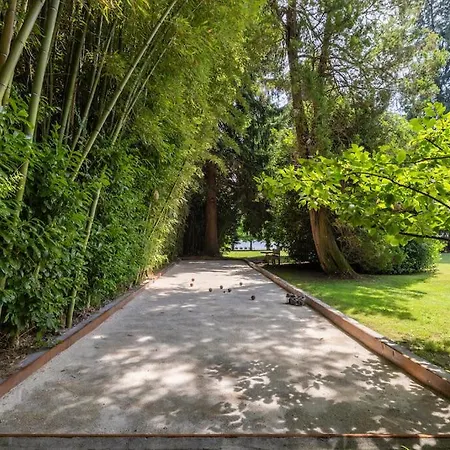 Monate Вилла Travedona