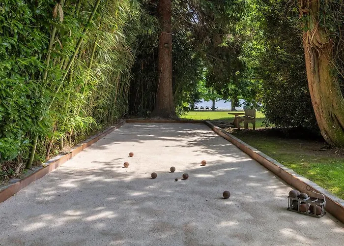 Monate Willa Travedona